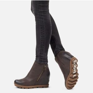 Sorel Women's Joan of Arctic Wedge II Zip Bootie -Size 9.5